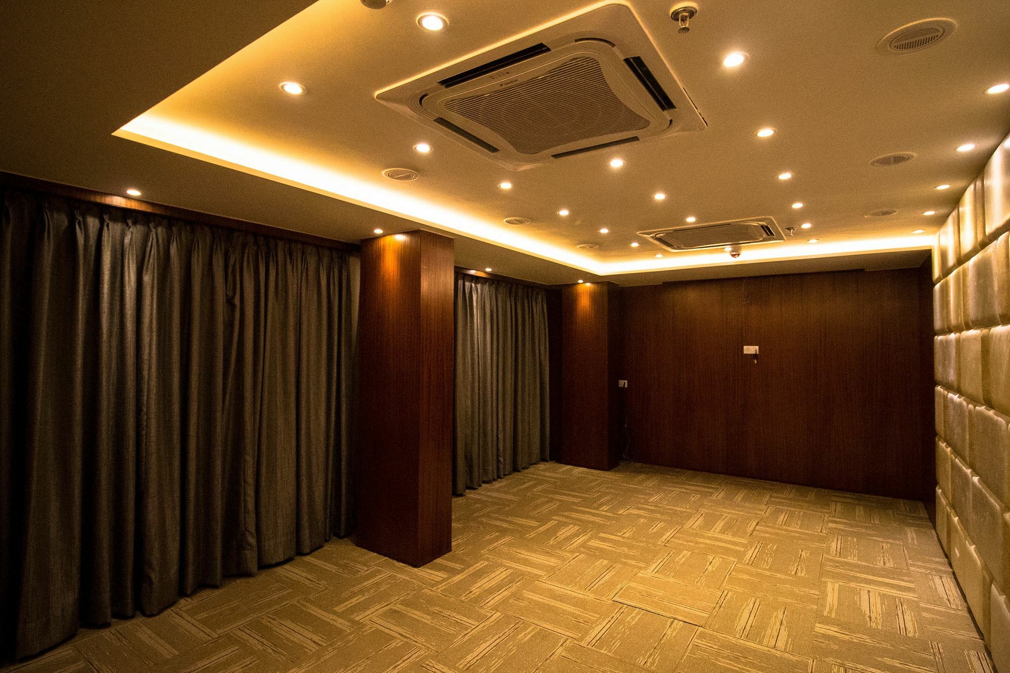 The Maureen Calcutta Exterior foto